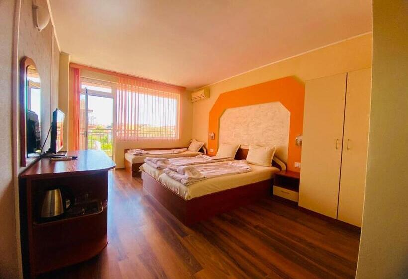 带阳台的三人标准间, Guest House Napoli