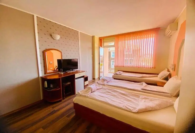 اتاق استاندارد سه تخته با بالکن, Guest House Napoli