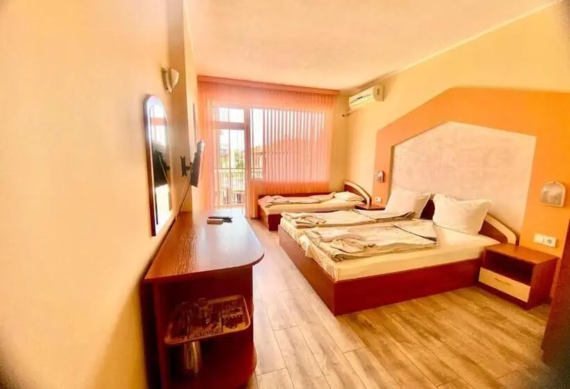 اتاق استاندارد سه تخته با بالکن, Guest House Napoli