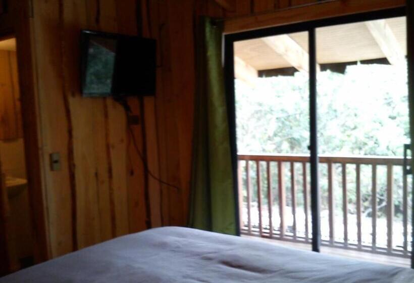 스탠다드 트리플 룸, Hostal Los Alamos Neltume