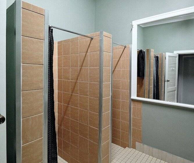 חדר משפחתי חדר אמבטיה משותף, Black Diamond Lodge