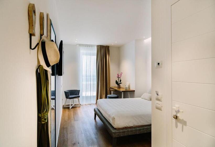 Habitació Estàndard Vista Mar, Numa