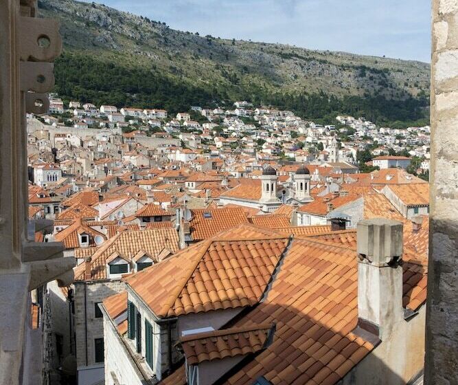 غرفة ديلوكس, Dominus Little Palace