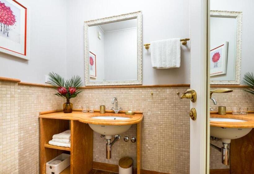 غرفة ديلوكس, Dominus Little Palace