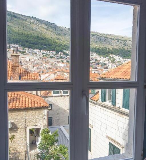 غرفة بريميوم, Dominus Little Palace