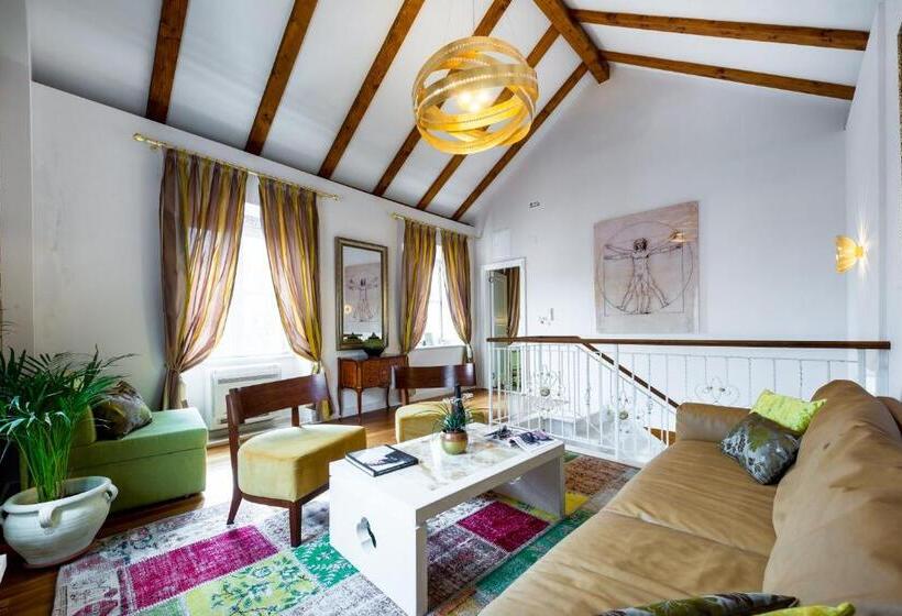 سوییت اجرایی, Dominus Little Palace