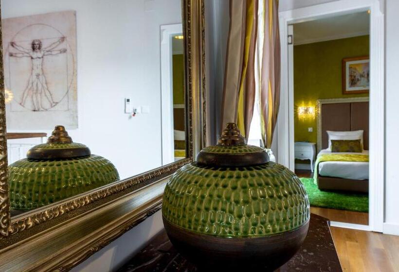 جناح إدارى, Dominus Little Palace