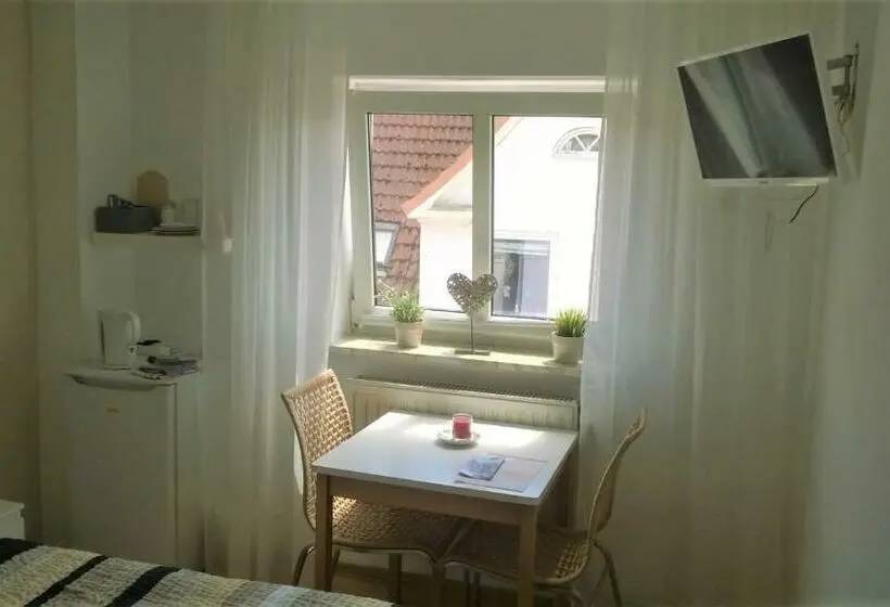 キングサイズベッドのスタンダードルーム, Rooming24, Kleine Pension