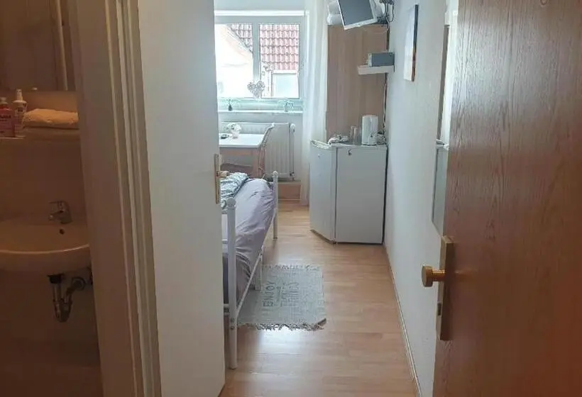 ベーシックルーム, Rooming24, Kleine Pension