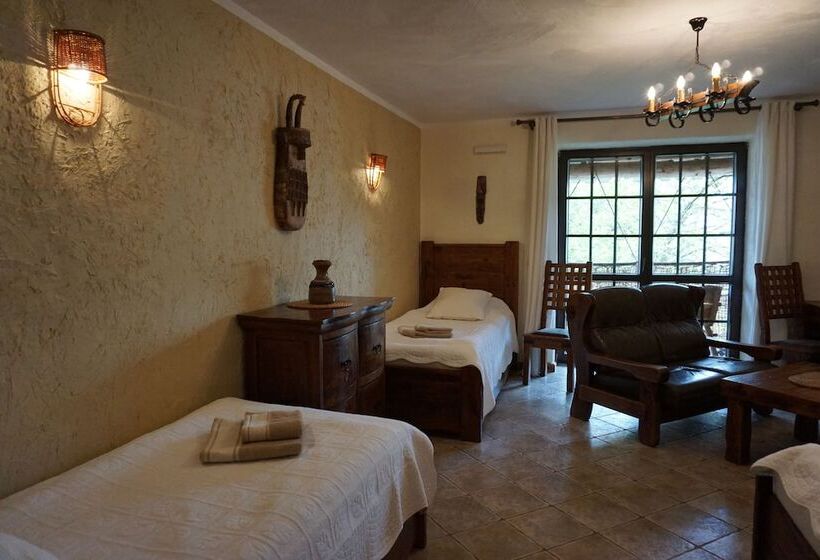 スタンダード4人部屋, Galindia Refugia