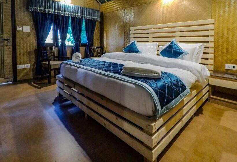 اتاق لوکس, Nainital Adventure Park & Resort