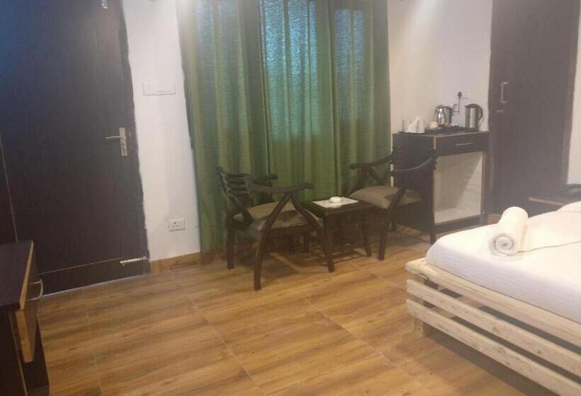 اتاق استاندارد, Nainital Adventure Park & Resort