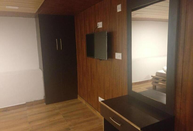 اتاق استاندارد, Nainital Adventure Park & Resort