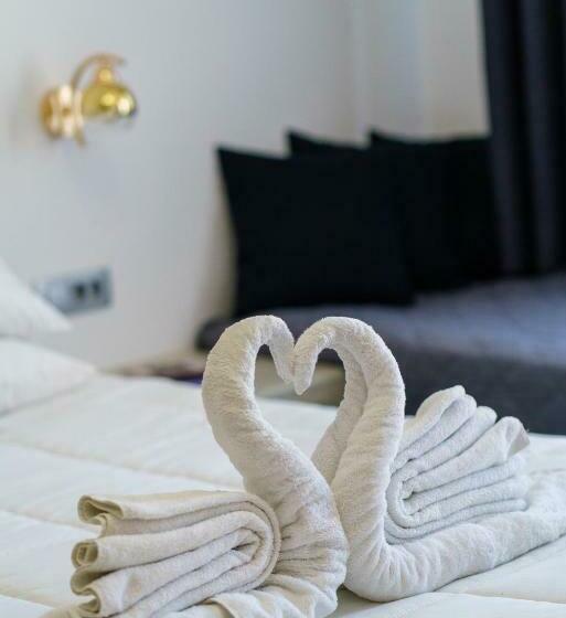 스탠다드 스튜디오 측면 바다 전망, Beach Houses Santorini