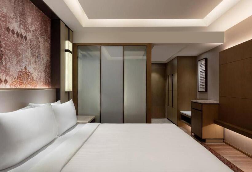 带大床的行政房间, Courtyard By Marriott Amritsar