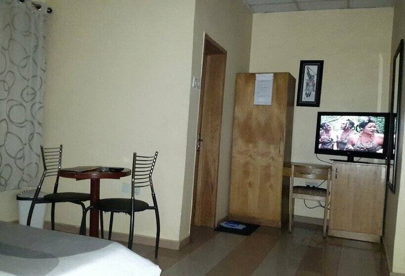 سوییت لوکس, Golphins Suites And Hotels