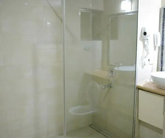 سوییت لوکس, Golphins Suites And Hotels