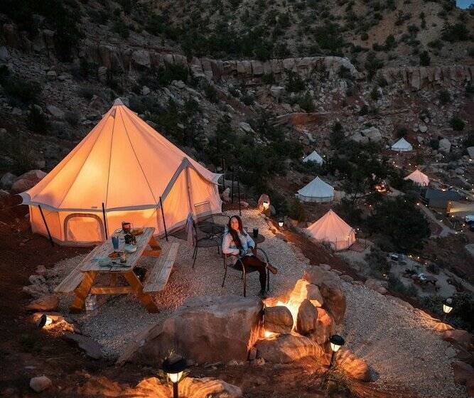 Deluxe Tent, Zion Glamping Adventures