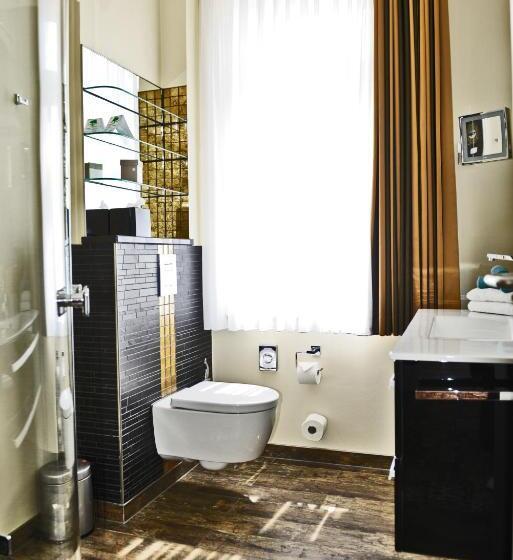 جناح جونيور مطلّ علي البحر, Meergut Hotels