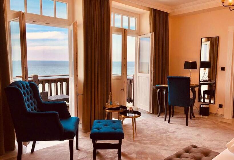 جناح جونيور مطلّ علي البحر, Meergut Hotels