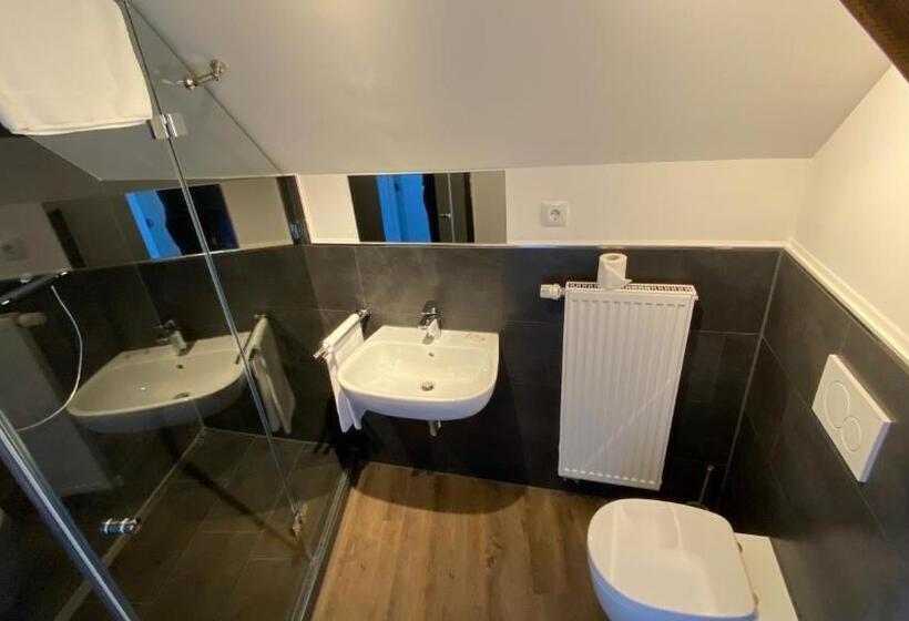 标准间, Bürgerhauslöwen