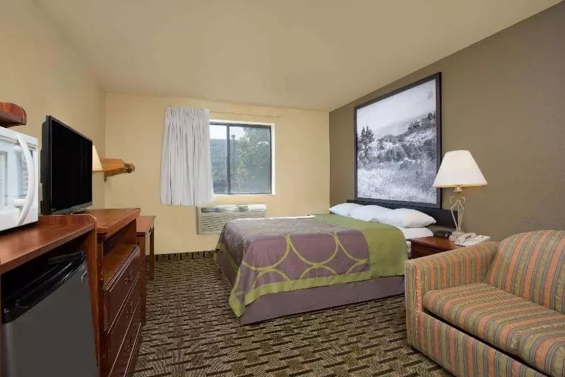 身障者適用スイートルーム, Holiday Inn Express Hartford South   Rocky Hill, An Ihg