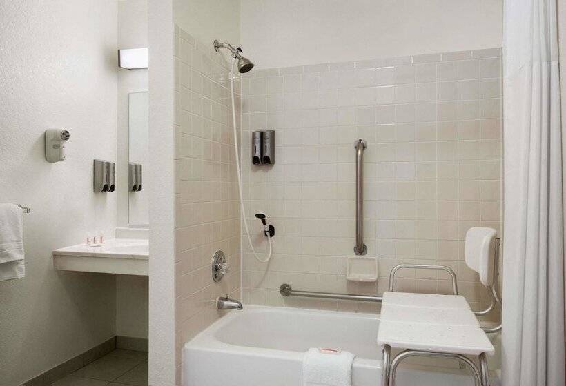 חדר סטנדרט מותאם לאדם עם מוגבלויות, Super 8 By Wyndham Colorado Springs/afa Area