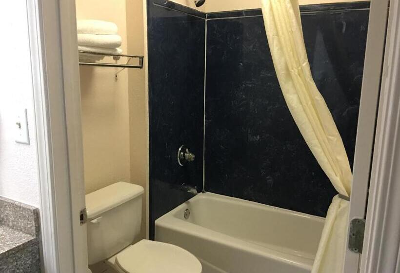 ２ダブルベッドのスタンダードルーム, Super 8 By Wyndham Mobile