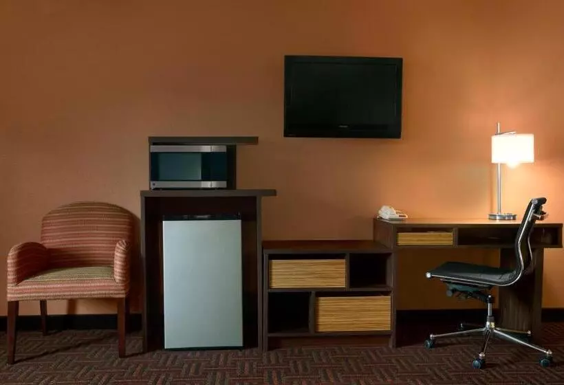 Standard-invahuone, Super 8 By Wyndham Peoria East
