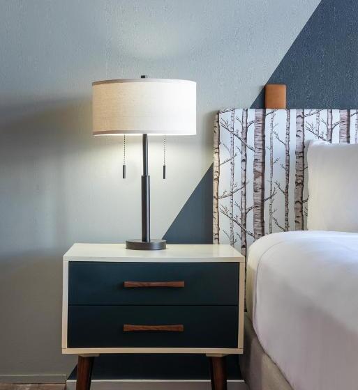 غرفة قياسية, Tamarack Lodge