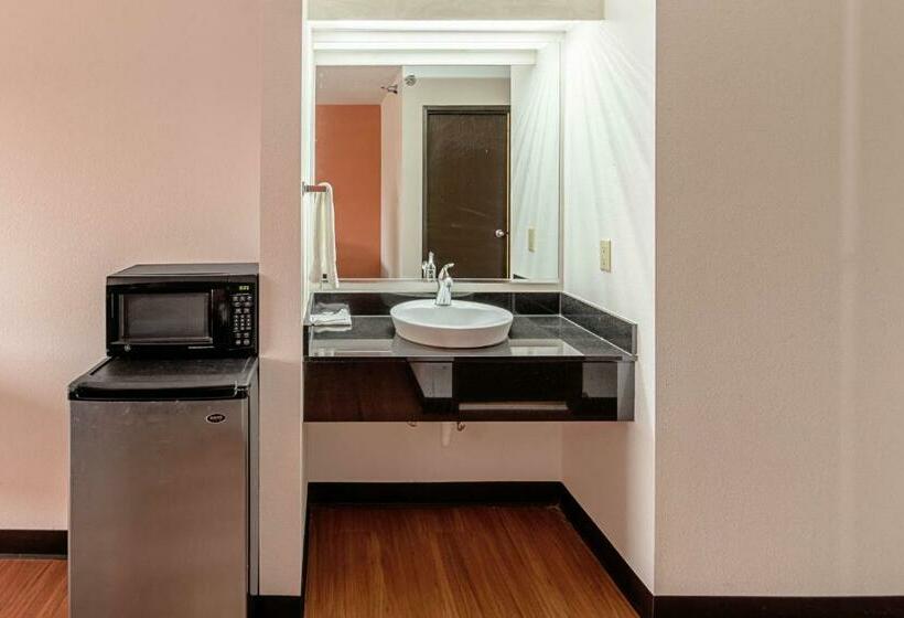 带大床的标准间, Motel 6lebanon, In