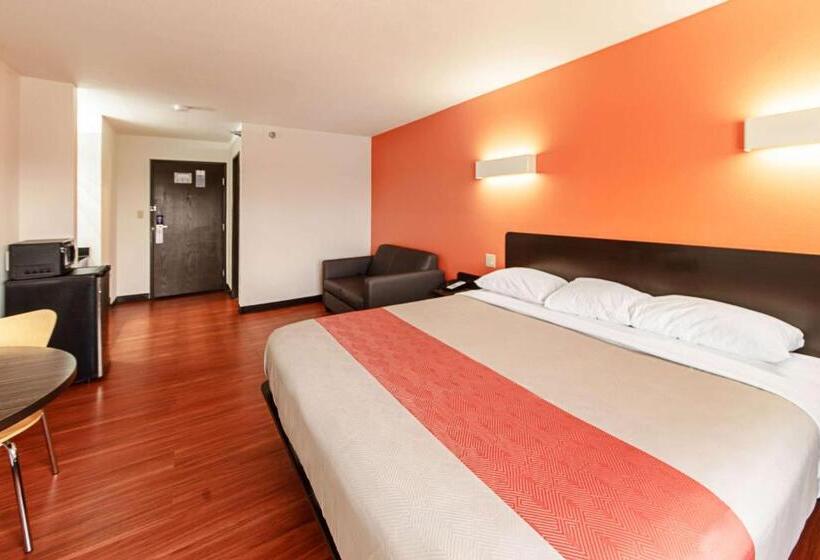 带大床的豪华间, Motel 6lebanon, In