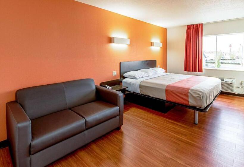 带大床的豪华间, Motel 6lebanon, In