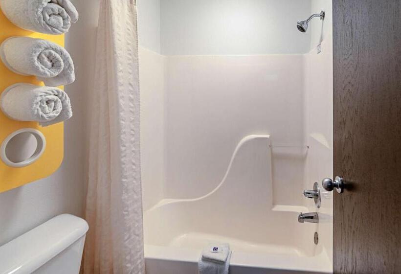Четырехместный Номер Стандарт, Motel 6lebanon, In