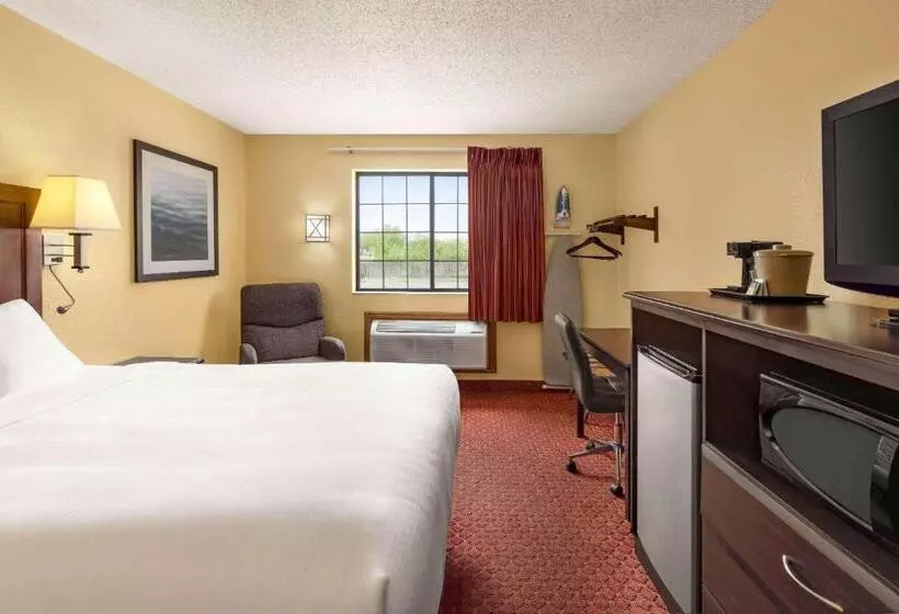 اتاق استاندارد, Baymont By Wyndham Cedar Rapids