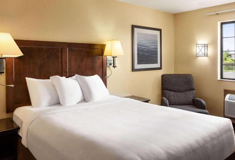 Engelliler için Standart Oda, Baymont By Wyndham Cedar Rapids