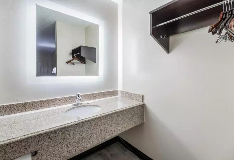 デラックスルーム, Red Roof Inn Cadiz
