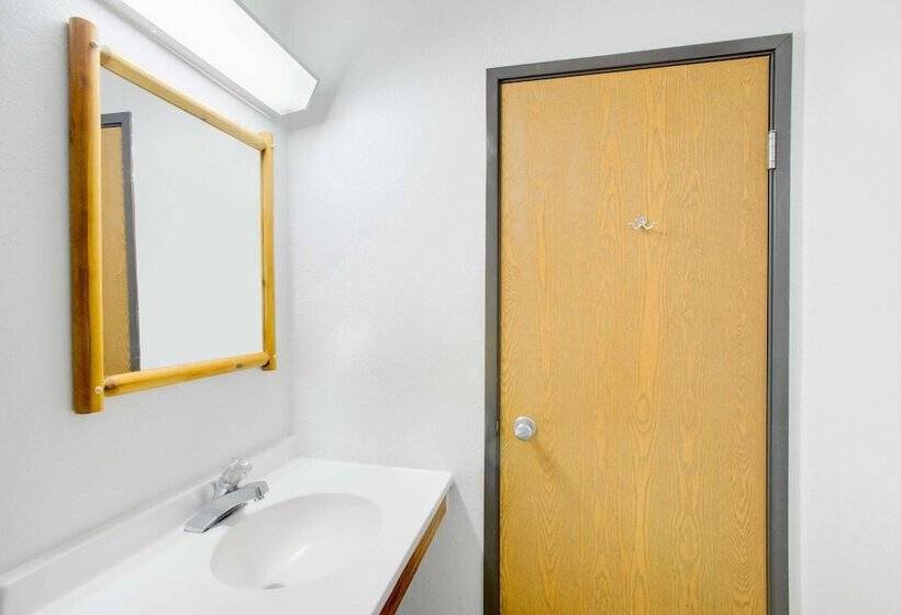 Номер Стандарт 2 Двуспальные Кровати, Super 8 By Wyndham Lake George/warrensburg Area