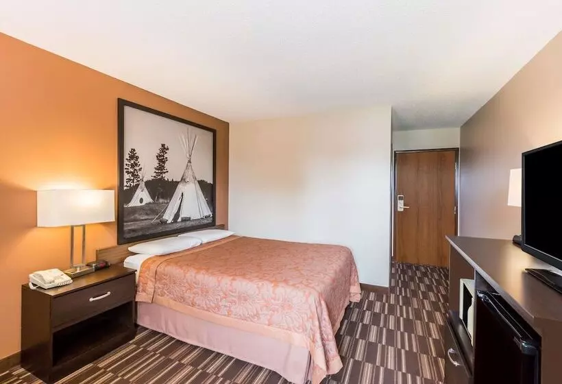 Standard-invahuone, Super 8 By Wyndham Madison
