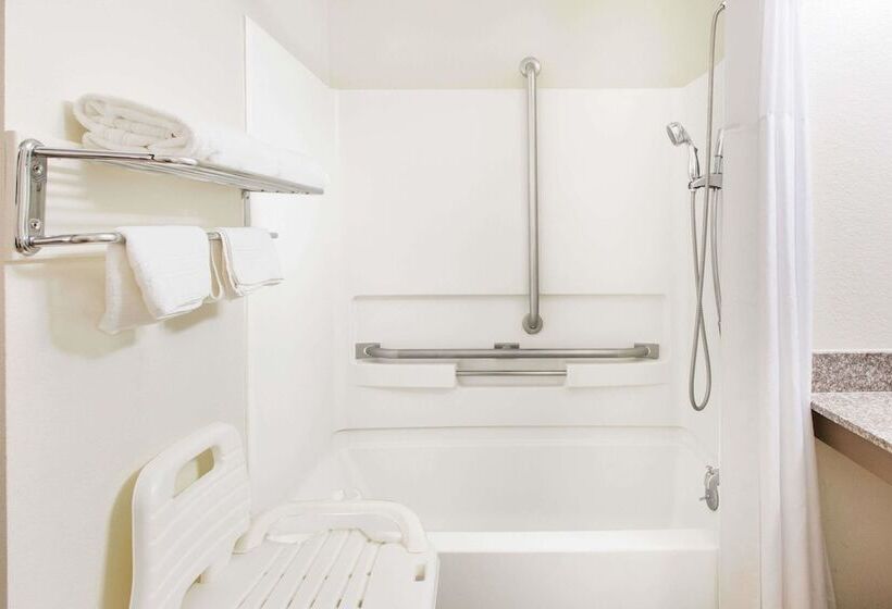 غرفه قياسيه سريرين مزدوجين, Super 8 By Wyndham Nampa