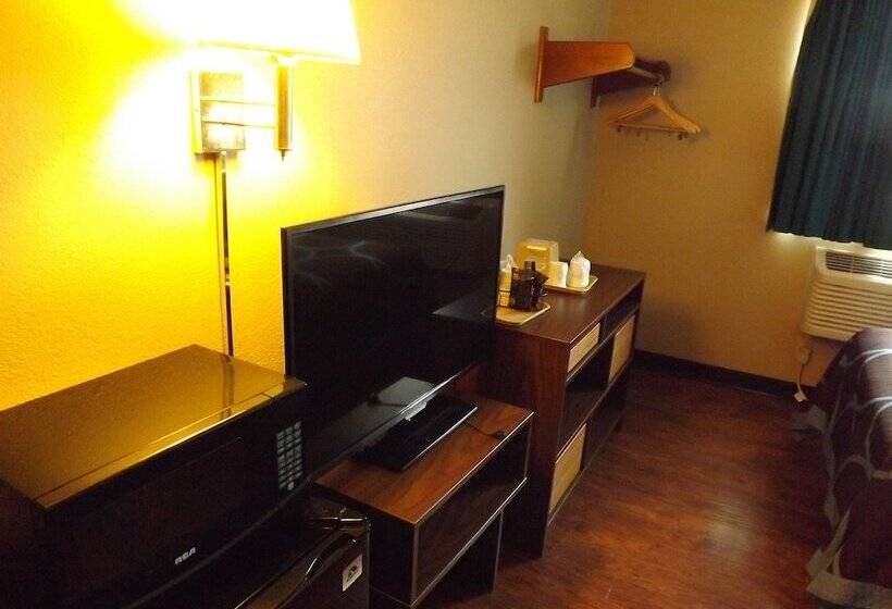 חדר סטנדרט שתי מיטות זוגיות, Super 8 By Wyndham Sidney Ny