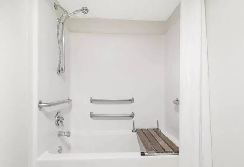 身障者適用スタンダードルーム, Super 8 By Wyndham Smithville Kansas City