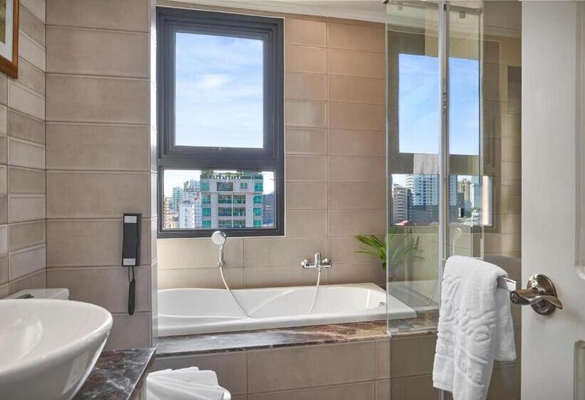 חדר קלאסי, Anik Palace