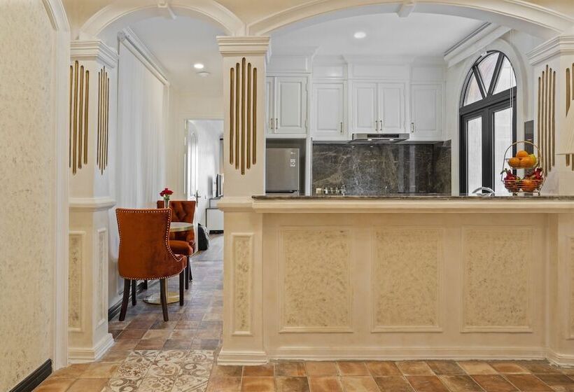 חדר פרמיום, Anik Palace