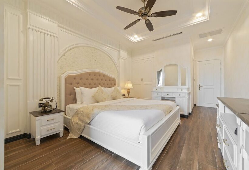 סוויטה משפחתית, Anik Palace