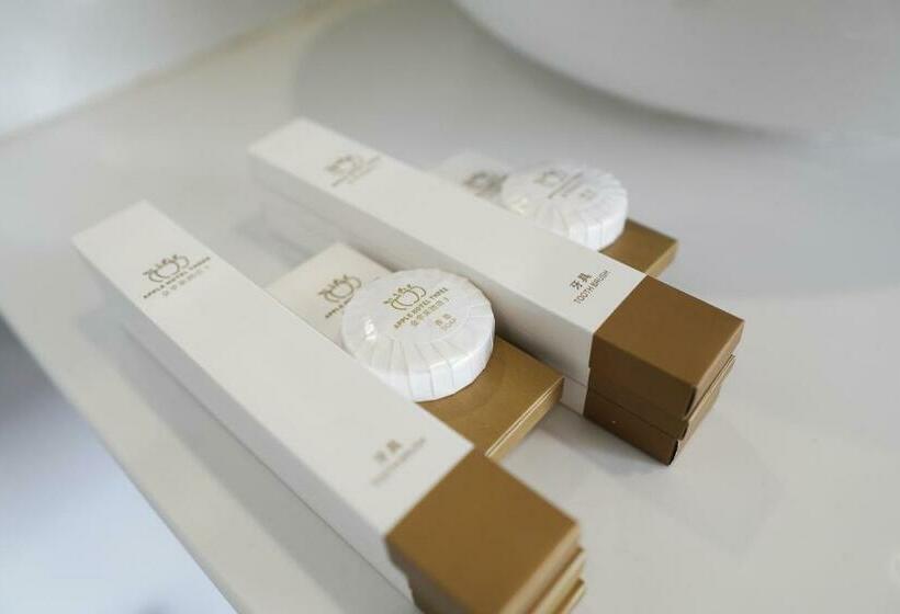 חדר דחוקס עם מיטת קינג, Apple Hotel Three   Near Pnh Airport