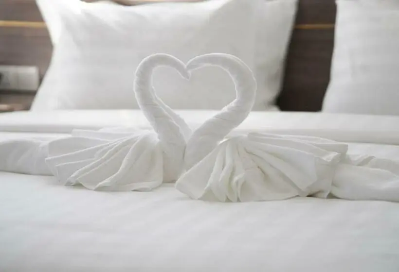 デラックストリプルルーム, Apple Hotel Three   Near Pnh Airport