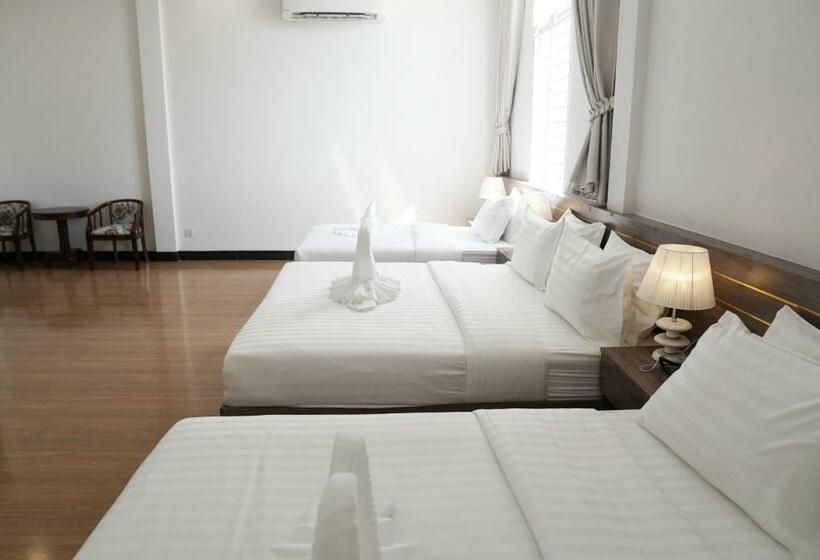 חדר משפתחתי סופריור, Apple Hotel Three   Near Pnh Airport