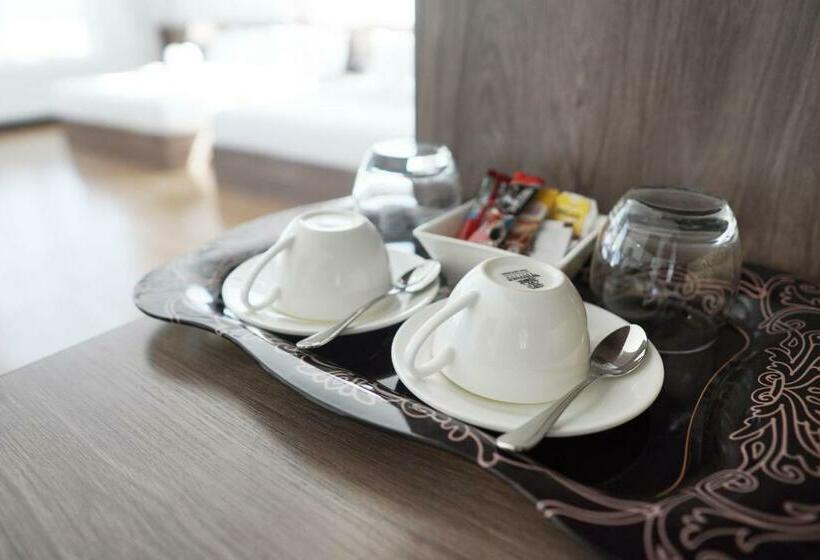 סוויטת ג'וניור דלוקס, Apple Hotel Three   Near Pnh Airport