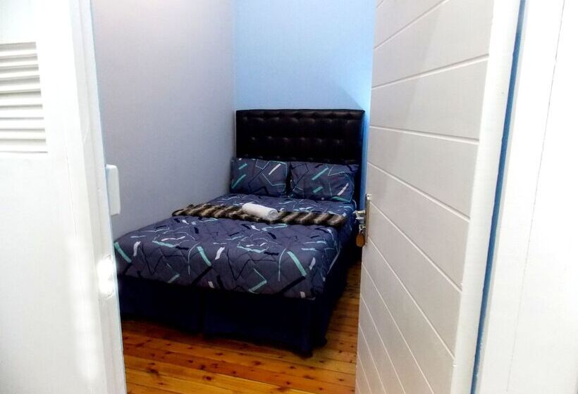 Chambre Economy, Trap Houz Backpackers